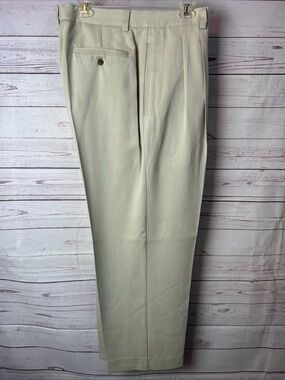 Tommy Bahama Relax Mens Pants Size 38 Beige 100% Silk Pleated Front Crisp